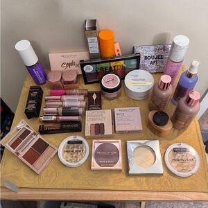 Revolution Makeup Collection - Diverse Shades